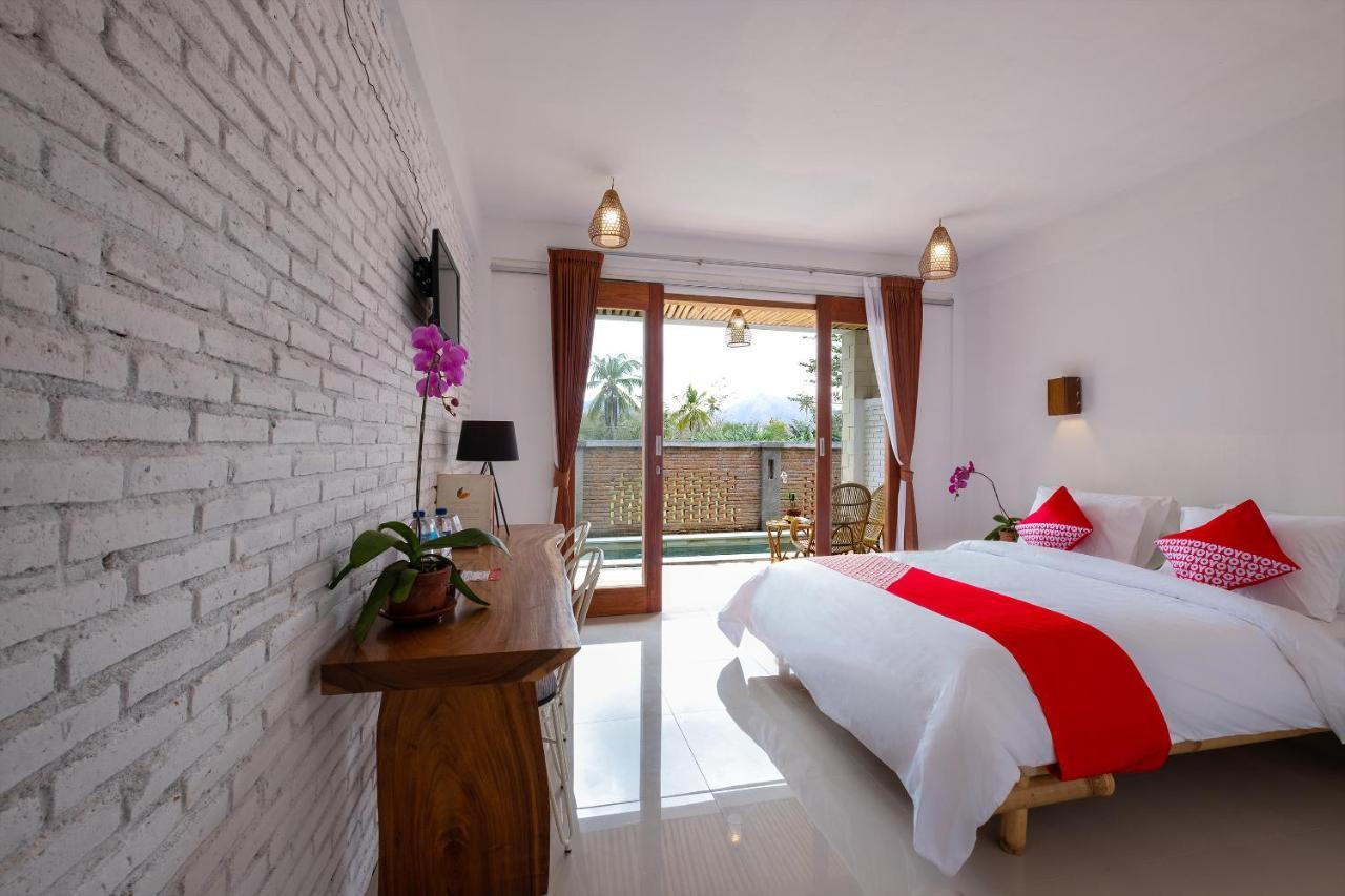 Oyo 1493 Surya Villa Селонґ-Беланак Екстер'єр фото
