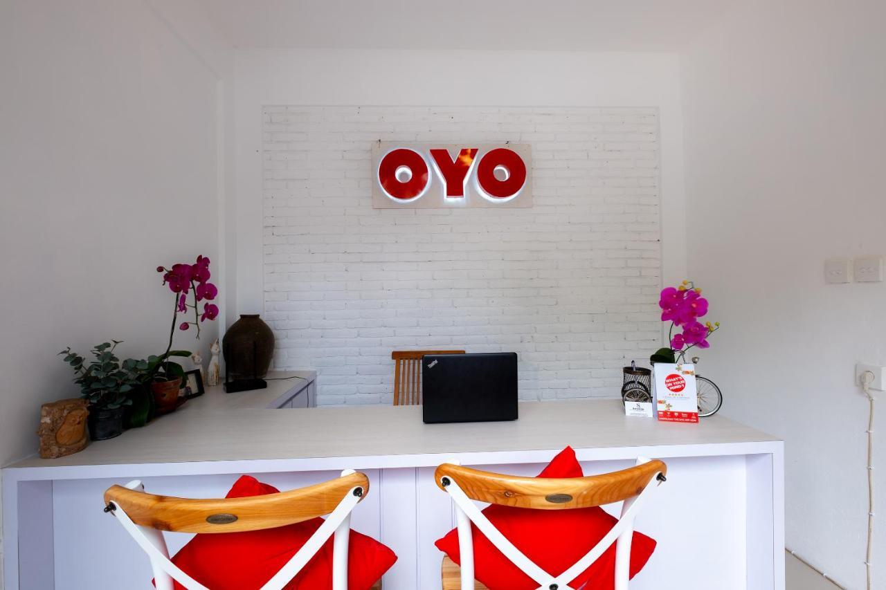 Oyo 1493 Surya Villa Селонґ-Беланак Екстер'єр фото