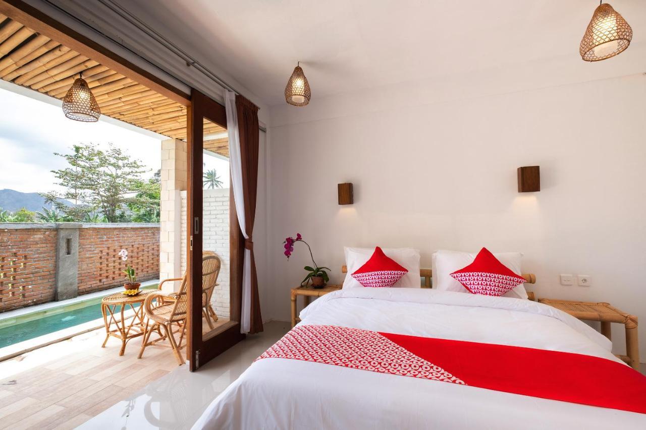 Oyo 1493 Surya Villa Селонґ-Беланак Екстер'єр фото