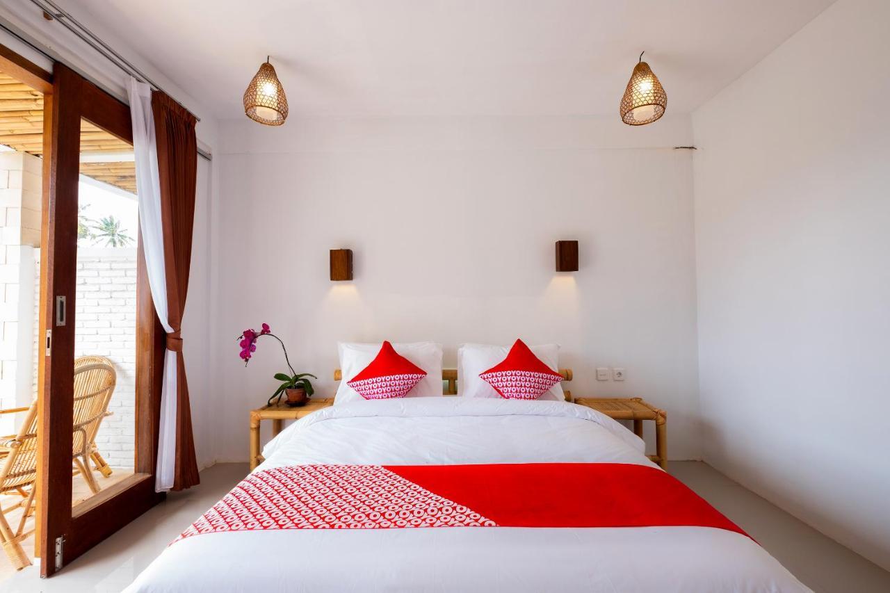 Oyo 1493 Surya Villa Селонґ-Беланак Екстер'єр фото