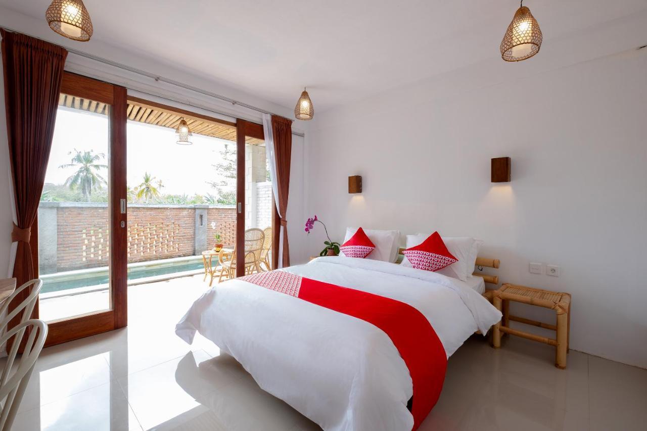 Oyo 1493 Surya Villa Селонґ-Беланак Екстер'єр фото